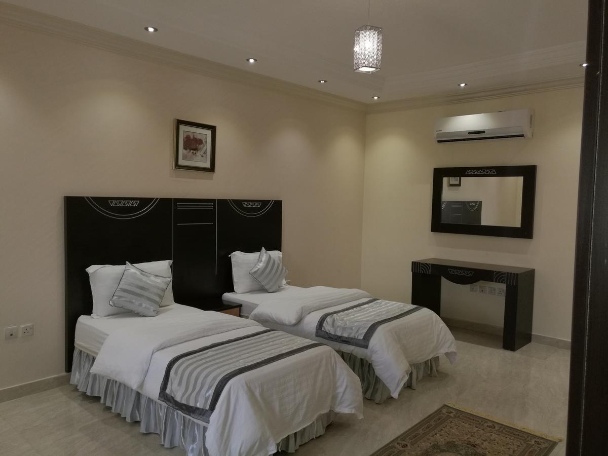 Al Ezzah Palace Hotel Suites Jeddah Exterior photo