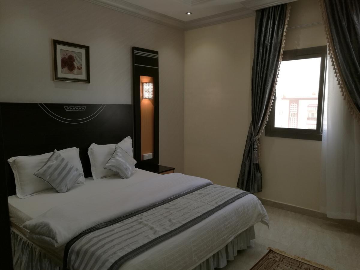 Al Ezzah Palace Hotel Suites Jeddah Exterior photo